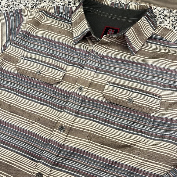 Swisstech Stripped Button Down Shirt- Size Medium - Picture 4 of 6
